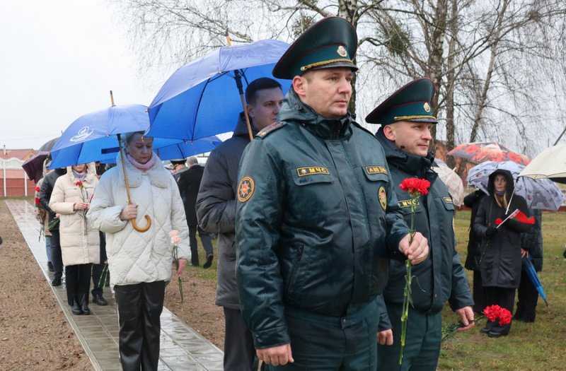 Мы не забудем В Международный день памяти жертв геноцида зельвенцы вспомнили тех кто безвинно погиб от рук фашизма